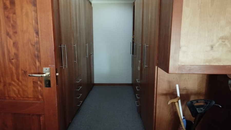 3 Bedroom Property for Sale in Van Der Hoff Park North West